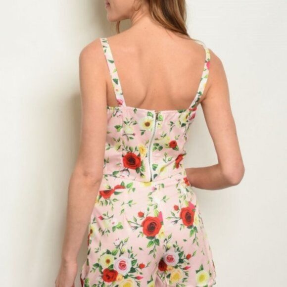 Boutique Pink Red floral crop top Short Set Women's Size Small New in Package Sm - Picture 4 of 4